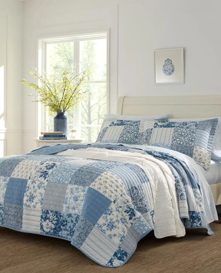 Paisley Patchwork Blue Quilt Set