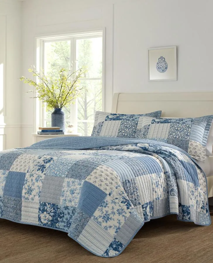 Paisley Patchwork Blue Quilt Set