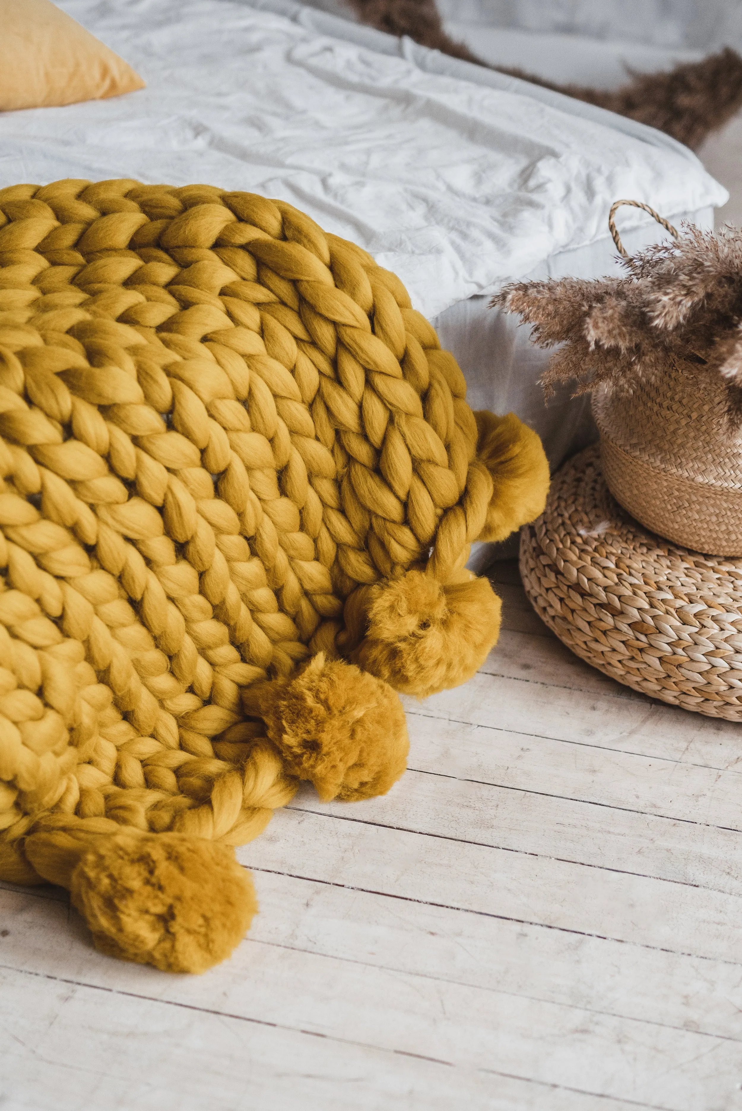 Pom pom blanket, Single/Twin blanket