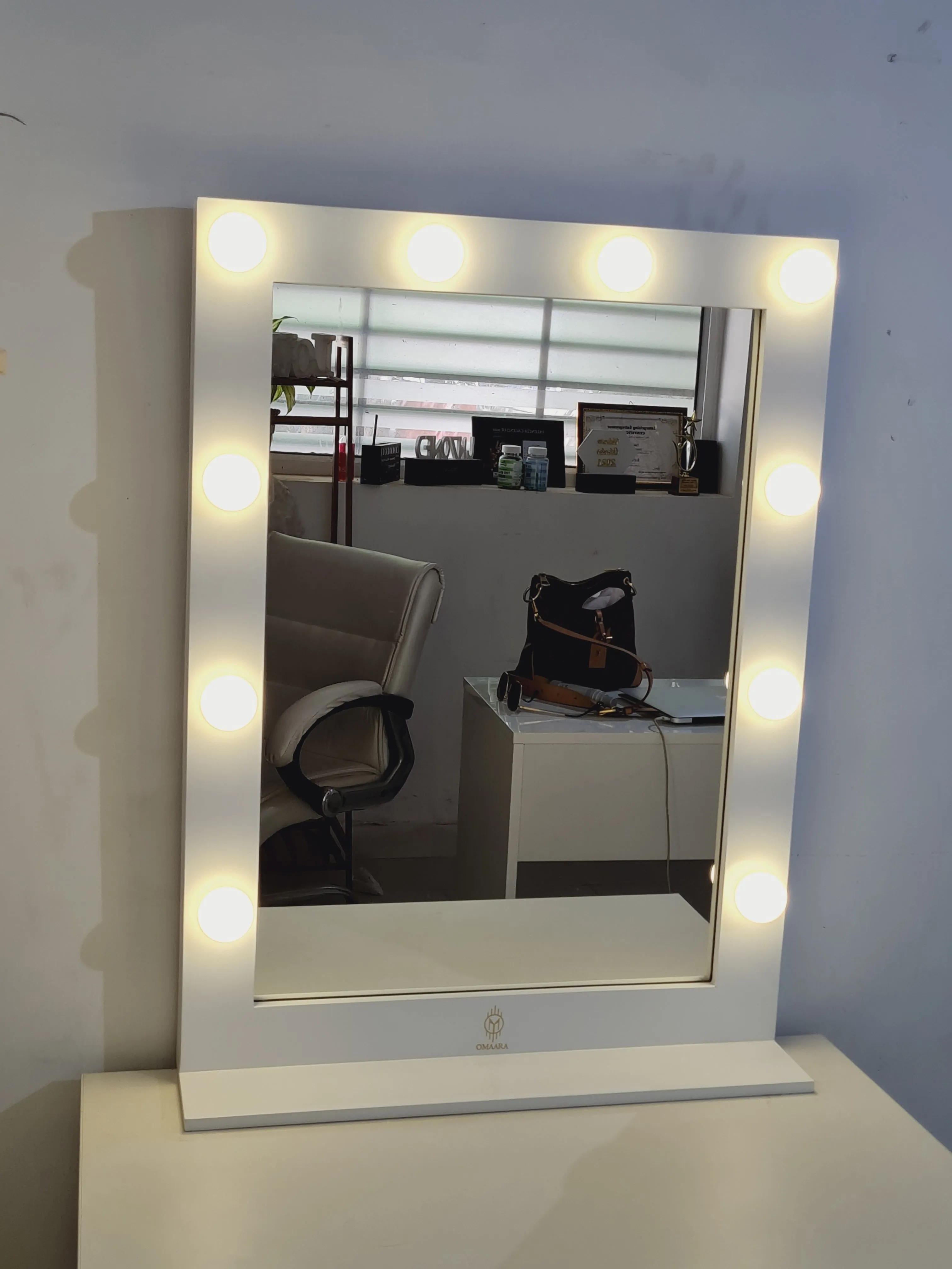 THE MAKEUP MIRAGE | MAKEUP MIRROR WITH LIGHTS