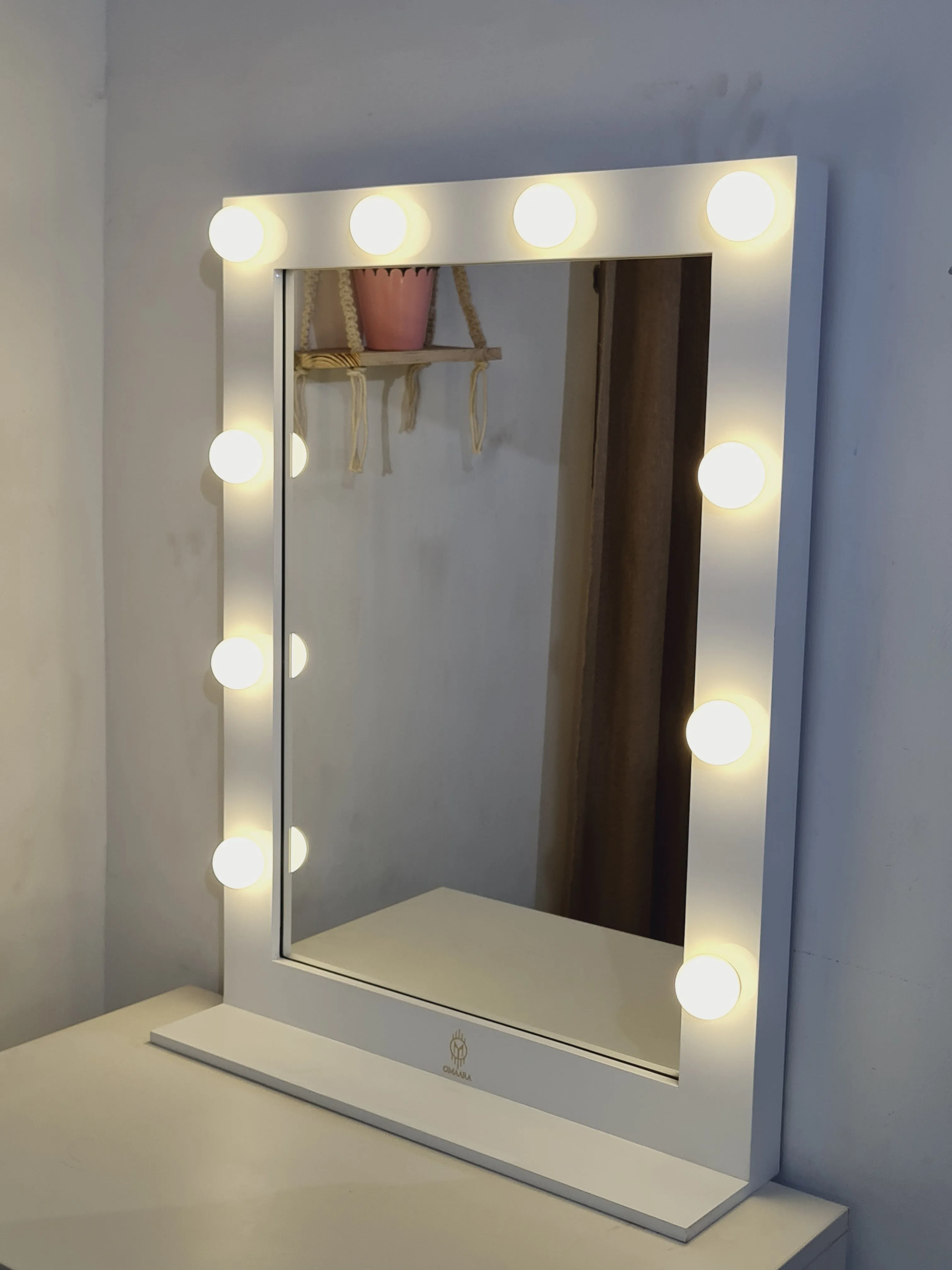 THE MAKEUP MIRAGE | MAKEUP MIRROR WITH LIGHTS