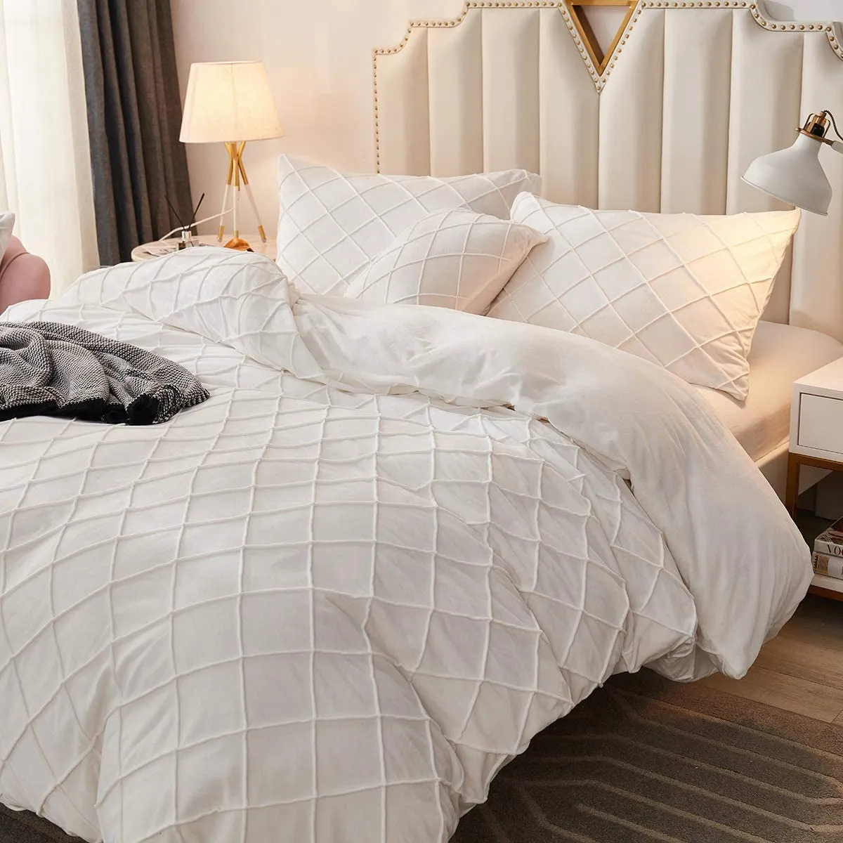 The Softy Diamond White Bed Set